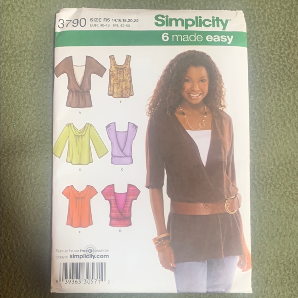 NWT Simplicity pattern 3790. Size R5 (14, 16, 18, 20, 22). 6 made easy tops.